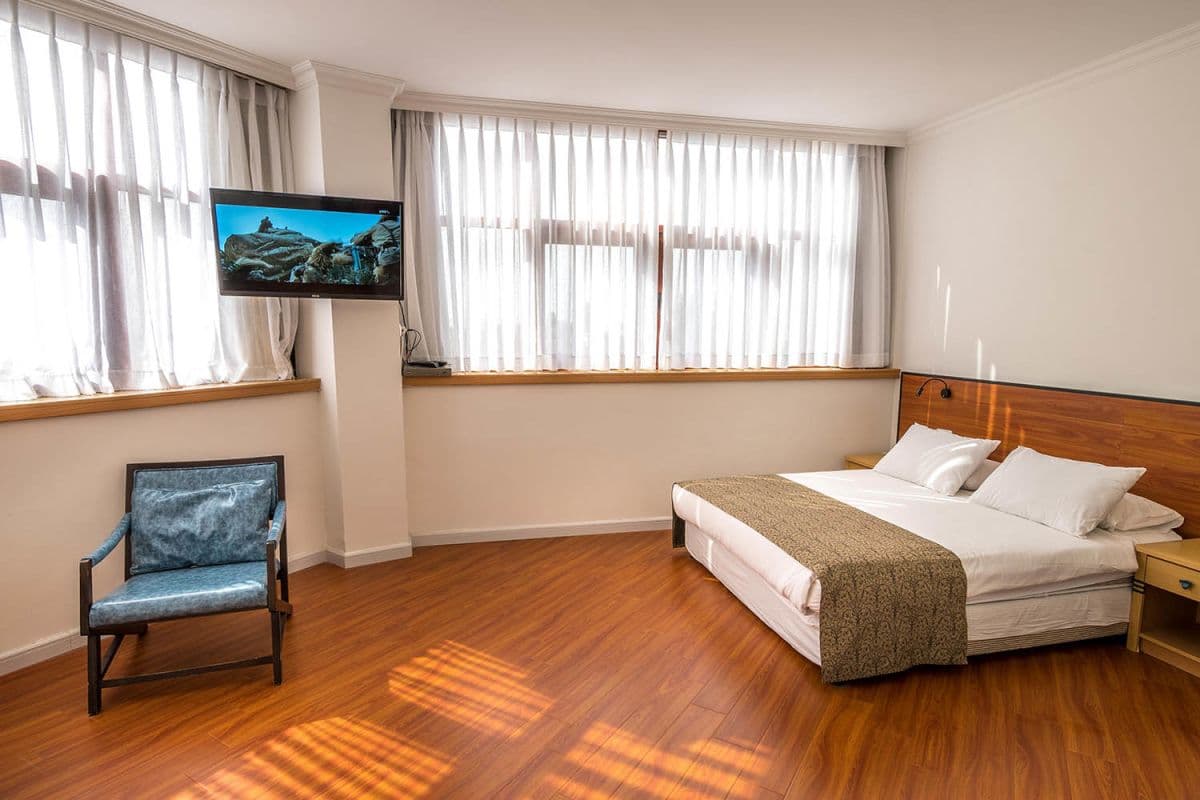 FamilyRoom
 1