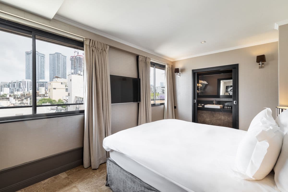 Deluxe Room 1