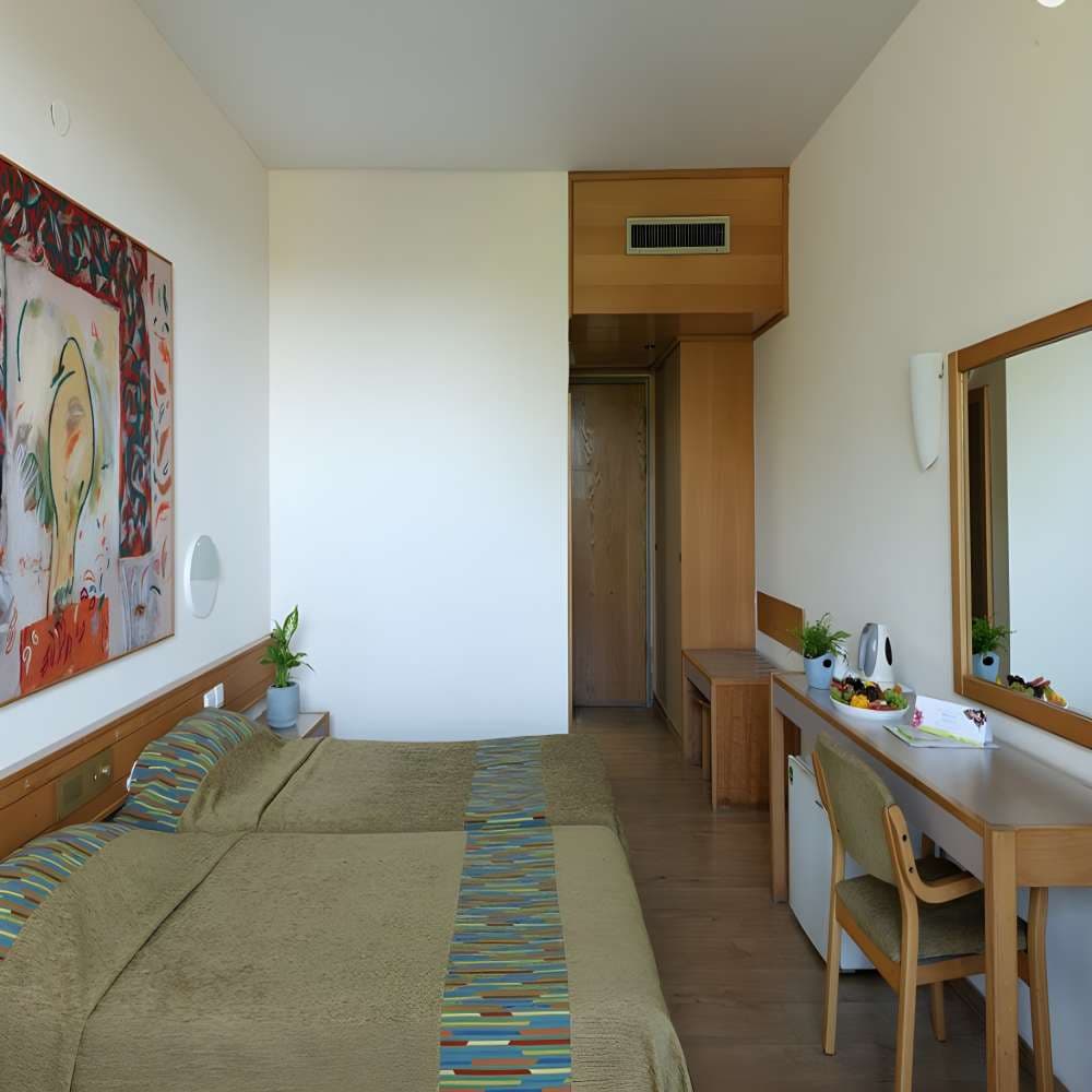 Shefayim Hotel